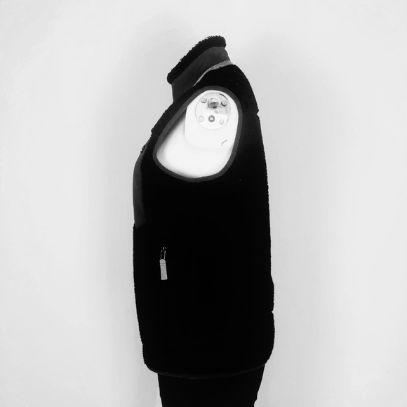 Patagonia Classic Retro-X Fleece Zip Black Vest - Picture 3 of 5